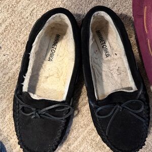 Minnetonka Women's Black Suede Moccasins